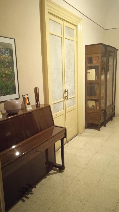 Bed And Books Isabella Bed & Breakfast คาตาเนีย ภายนอก รูปภาพ