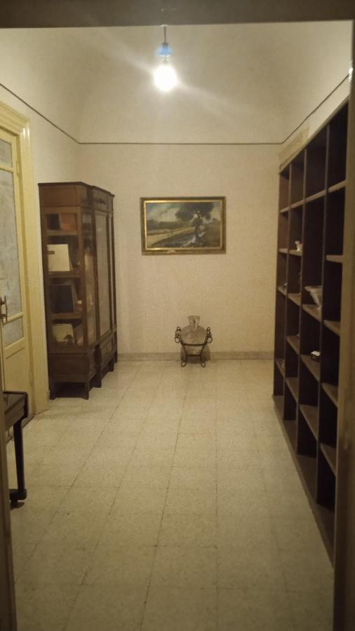 Bed And Books Isabella Bed & Breakfast คาตาเนีย ภายนอก รูปภาพ