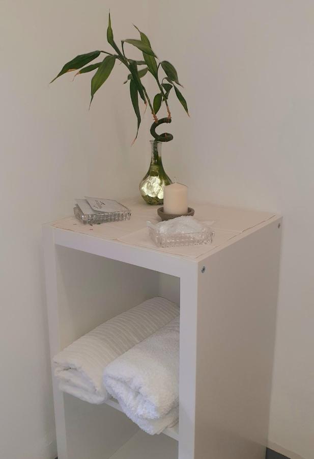Bed And Books Isabella Bed & Breakfast คาตาเนีย ภายนอก รูปภาพ