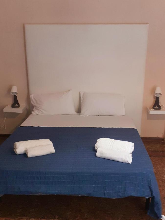 Bed And Books Isabella Bed & Breakfast คาตาเนีย ภายนอก รูปภาพ