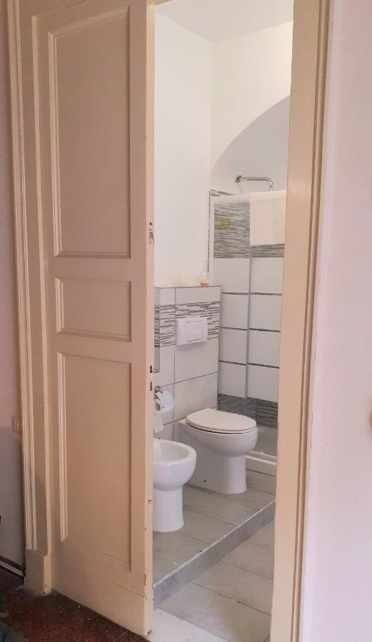 Bed And Books Isabella Bed & Breakfast คาตาเนีย ภายนอก รูปภาพ