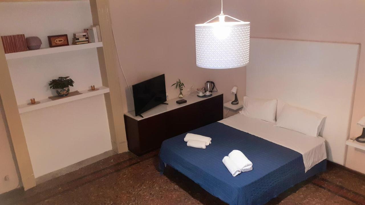 Bed And Books Isabella Bed & Breakfast คาตาเนีย ภายนอก รูปภาพ